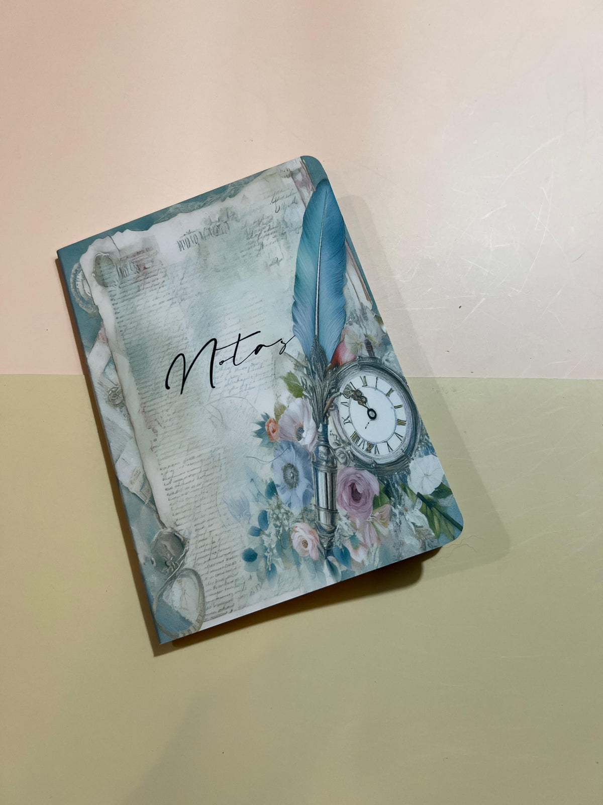 Libreta Pluma y papel