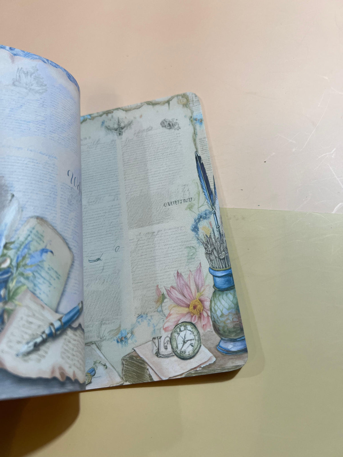 Libreta Pluma y papel